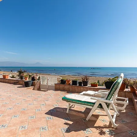 Hébergement de vacances Beachfront Bliss: A Pie De Playa Alicante