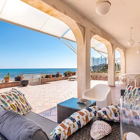 Beachfront Bliss: A Pie De Playa