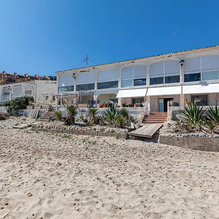 Beachfront Bliss: A Pie De Playa Ferienhaus Alicante