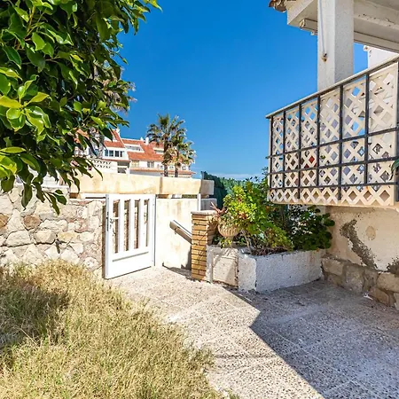 Beachfront Bliss: A Pie De Playa Holiday home Alicante